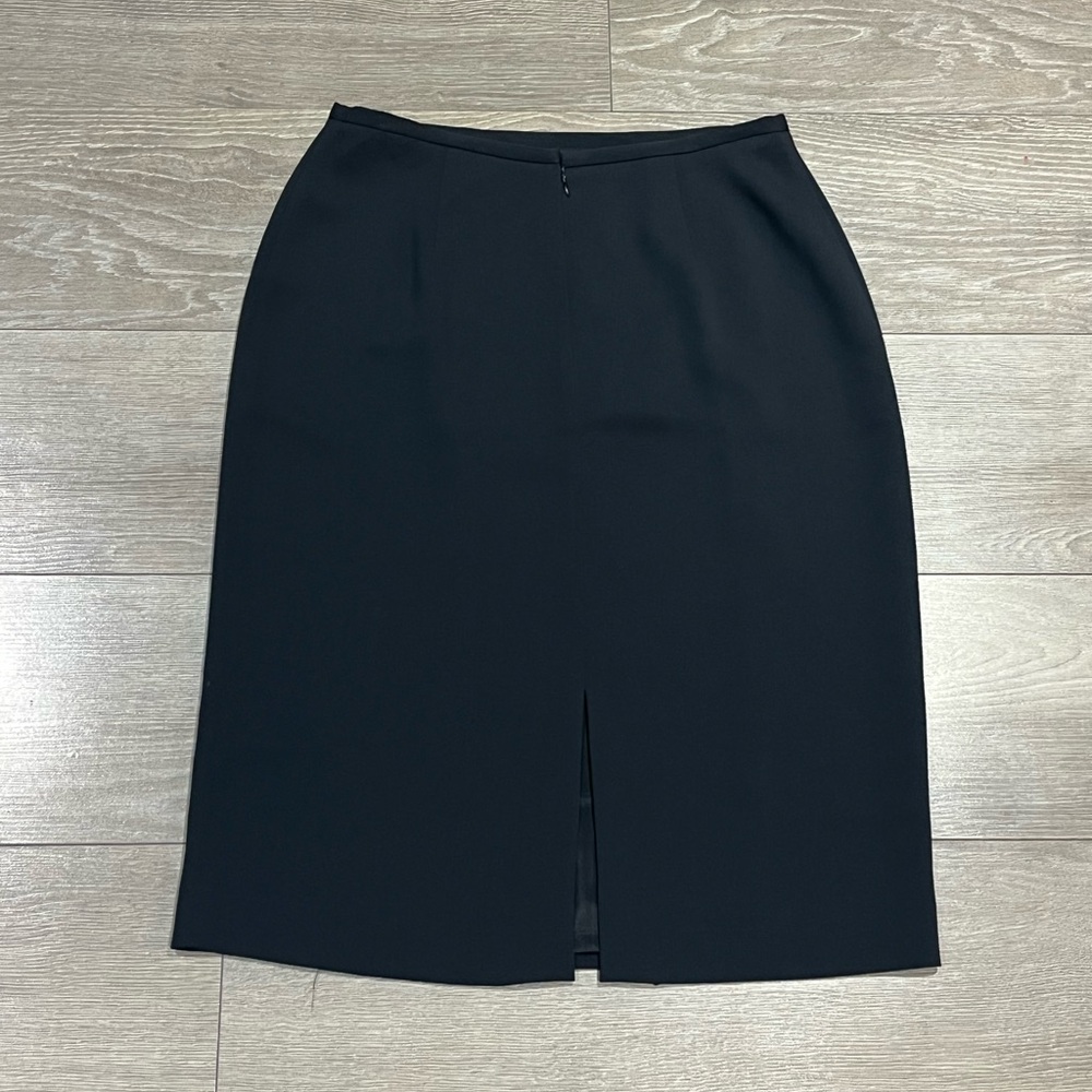 Elegant Black Women's Skirt - Picture 1 of 5